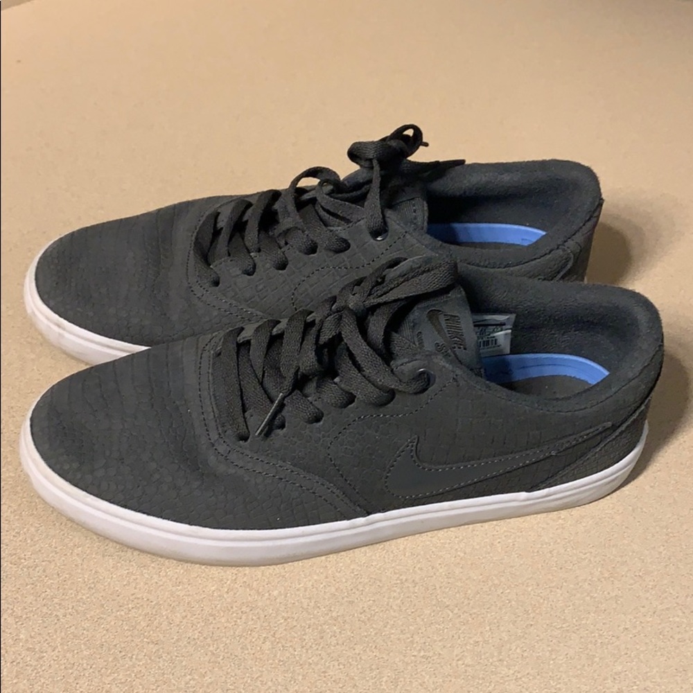 Men’s Nike Shoes , Great Condition , Size 9.5